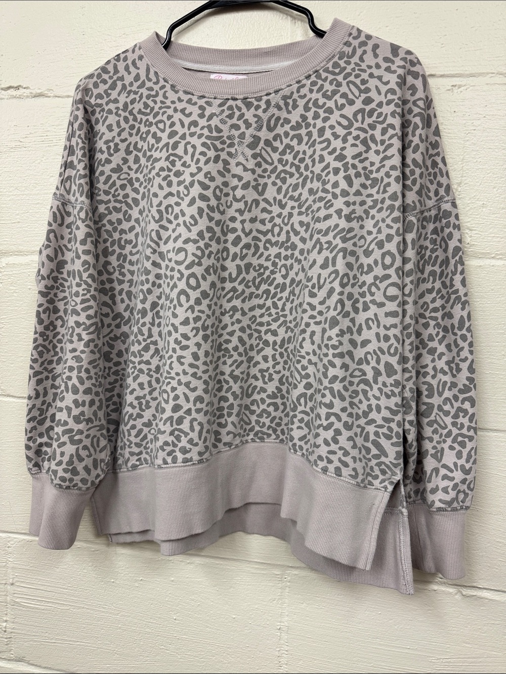 Light Gray Leopard Print Pullover Sweatshirt
